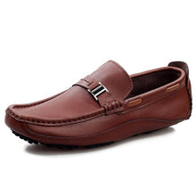 Load image into Gallery viewer, Tangnest Brand New Fashion Men Flats Soft Genuine Leather Loafers Man Casual Driving Shoes Solid Metal Boat Shoes Man XMR2523