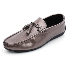 Load image into Gallery viewer, Tangesnt Fashion Tassel Men&#39;s PU Leather Loafers Casual Patent Leather Comfortable Flats Men Metal Decoration Moccasins XMR2909